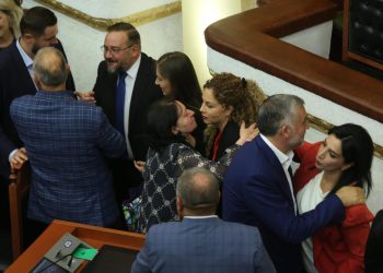 Kuvendi miraton pa debat ndryshimet në qeveri