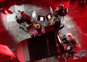 Muzika e miqve dhe Kosmos Tirana Music Festival