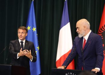 Macron vë në diskutim liberalizimin e vizave për Kosovën