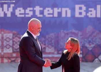 Shqipëria pritet të hapë një kamp për refugjatët që zbarkojnë në Itali