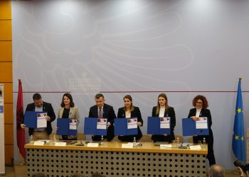 Nënshkruhet pakti kundër dhunës ndaj fëmijëve në internet
