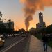 Elbasani mbulohet nga tymi pas zjarrit në fushën e skrapit të Kurum