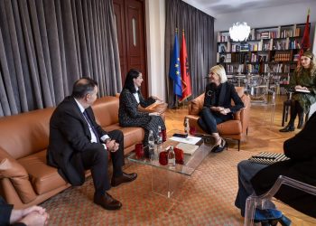 Shqipëria i kthen ikonat e vjedhura Maqedonisë së Veriut
