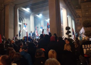 Opozita dhe studentët, thirrje për protesta masive për anulimin e zgjedhjeve në Beograd
