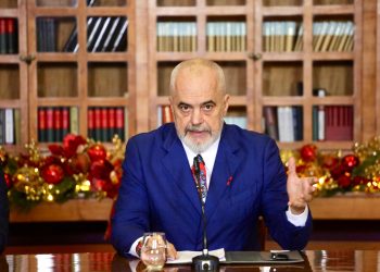 ‘Nuk jam llogaritar’: Rama shmang përgjegjësinë për milionat e zhdukura në Sharrë