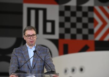 Vuçiçi i blen kohë vetes nëpërmjet zgjedhjeve
