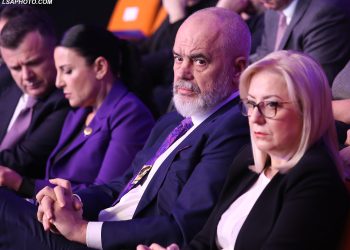 Debati për bullizmin online nxjerr nga sirtari ‘ëndrrën e vjetër’ për censurimin e medias