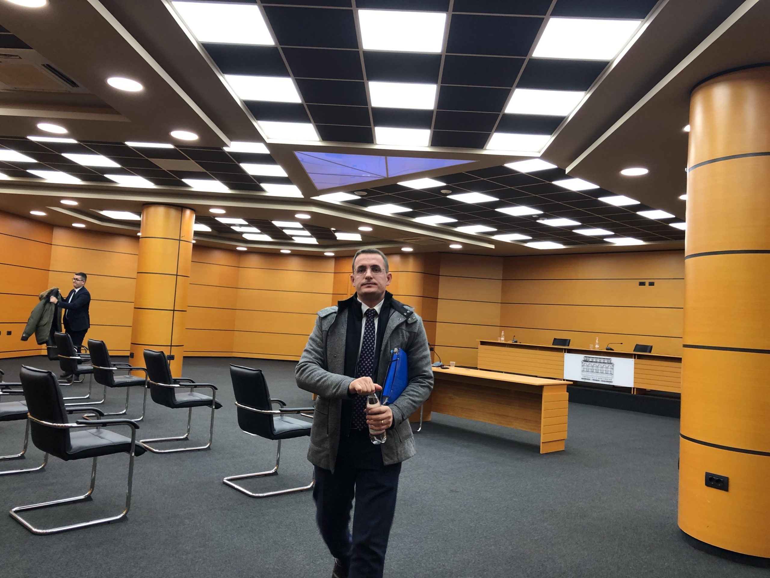 Prokurori Arbër Berexha pas seancës dëgjimore në KPK. Foto: Edmond Hoxhaj. 