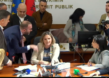 Organizatat e të drejtave të njeriut dënojnë dhunën ndaj Açkës në Kuvend