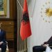 Ekspertët: Marrëveshja Turqi-Shqipëri rrezikon “eksportimin e propagandës së Erdoganit”