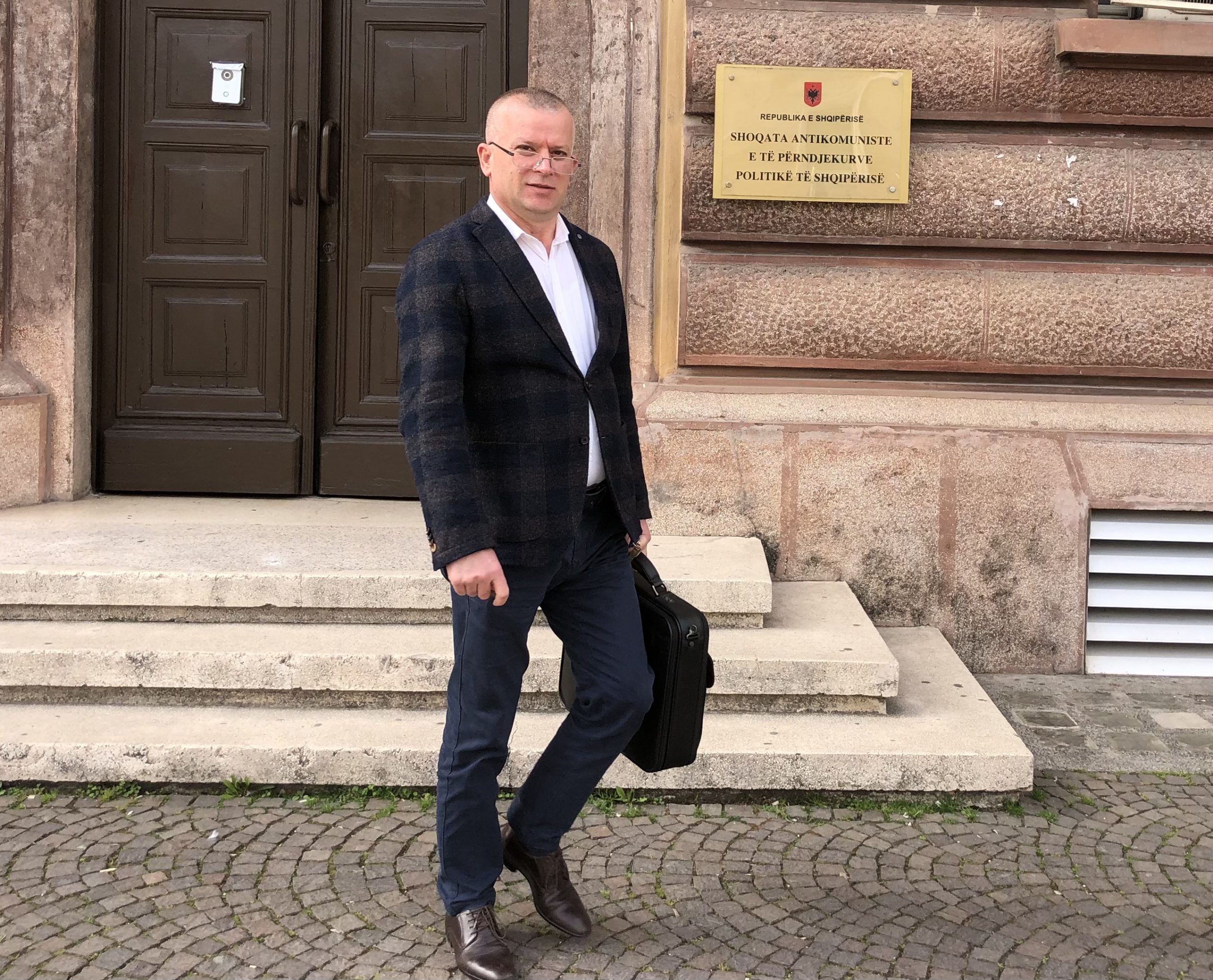 Prokurori Artur Ismajlukaj pas seancës në KPA. Foto:BIRN