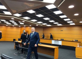 Gjyqtari Artan Hajredinaj konfirmohet ne detyrë