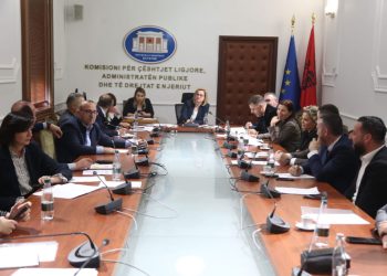 Komisioni i ligjeve miraton financimin për portin e ri me kundërshtimin e opozitës
