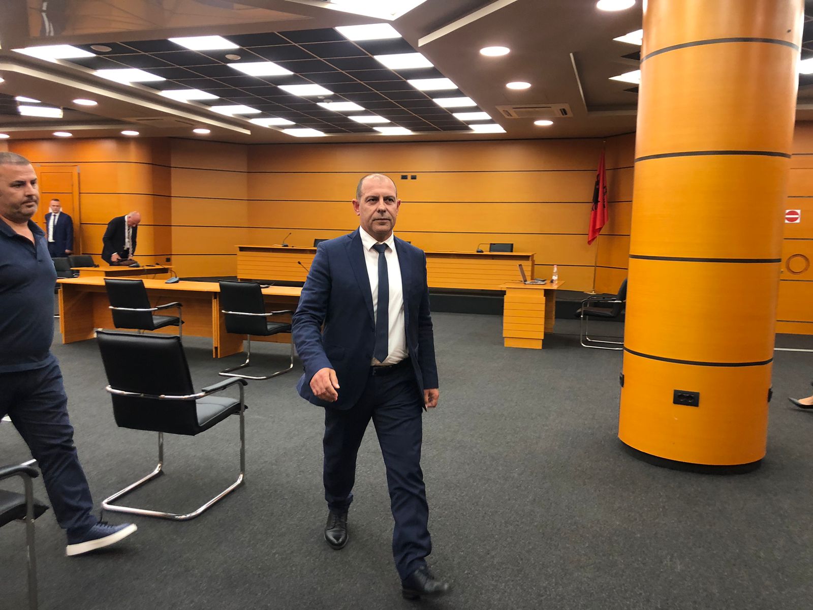 Prokurori Erjon Shqarri pas shpalljes së vendimit. Foto: Vladimir Karaj. 