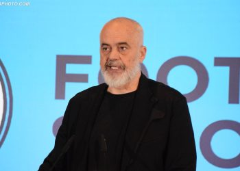 Transparency International: Shqipëria shënoi rënie në përpjekjet për të luftuar korrupsionin