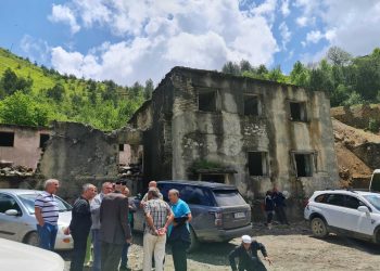 Kurrë mos harroni: Shqiptarët përkujtojnë kryengritjen e kampit të punës të epokës komuniste