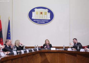 Refuzimi i socialistëve për të hetuar krimet e dyshuara bie ndesh me pretendimin për “përgjegjësi personale”