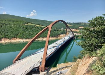 Ura e madhe mbi Drin rrezikon ta kthejë Kukësin në ‘ishull të harruar’