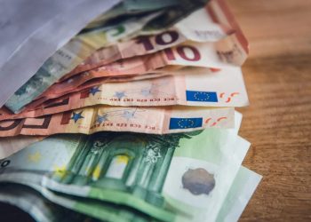 Raport: Lufta kundër korrupsionit në Ballkan sheh progres, por edhe regres