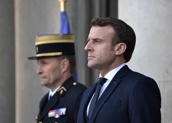 Basti i madh i Macron u shpërblye
