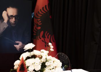 Lamtumirë Kadare! Shkrimtari më i madh shqiptar përcillet me nderime