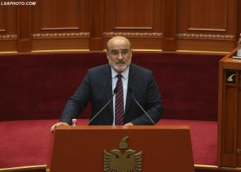 Kuvendi nis procedurën parlamentare për mandatin e deputetit Vullnet Sinaj