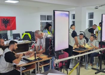 Socialistët fitojnë zgjedhjet dhe humbasin Himarën