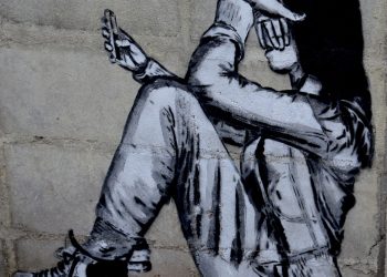 Arrestohet një i dyshuar se përndiqte online të miturën