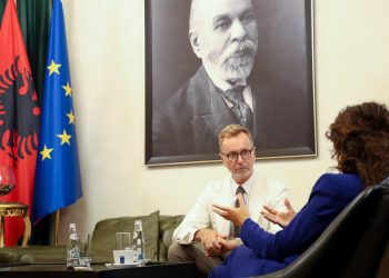 BE kritika Kuvendit për moszbatimin e vendimit të Gjykatës Kushtetuese