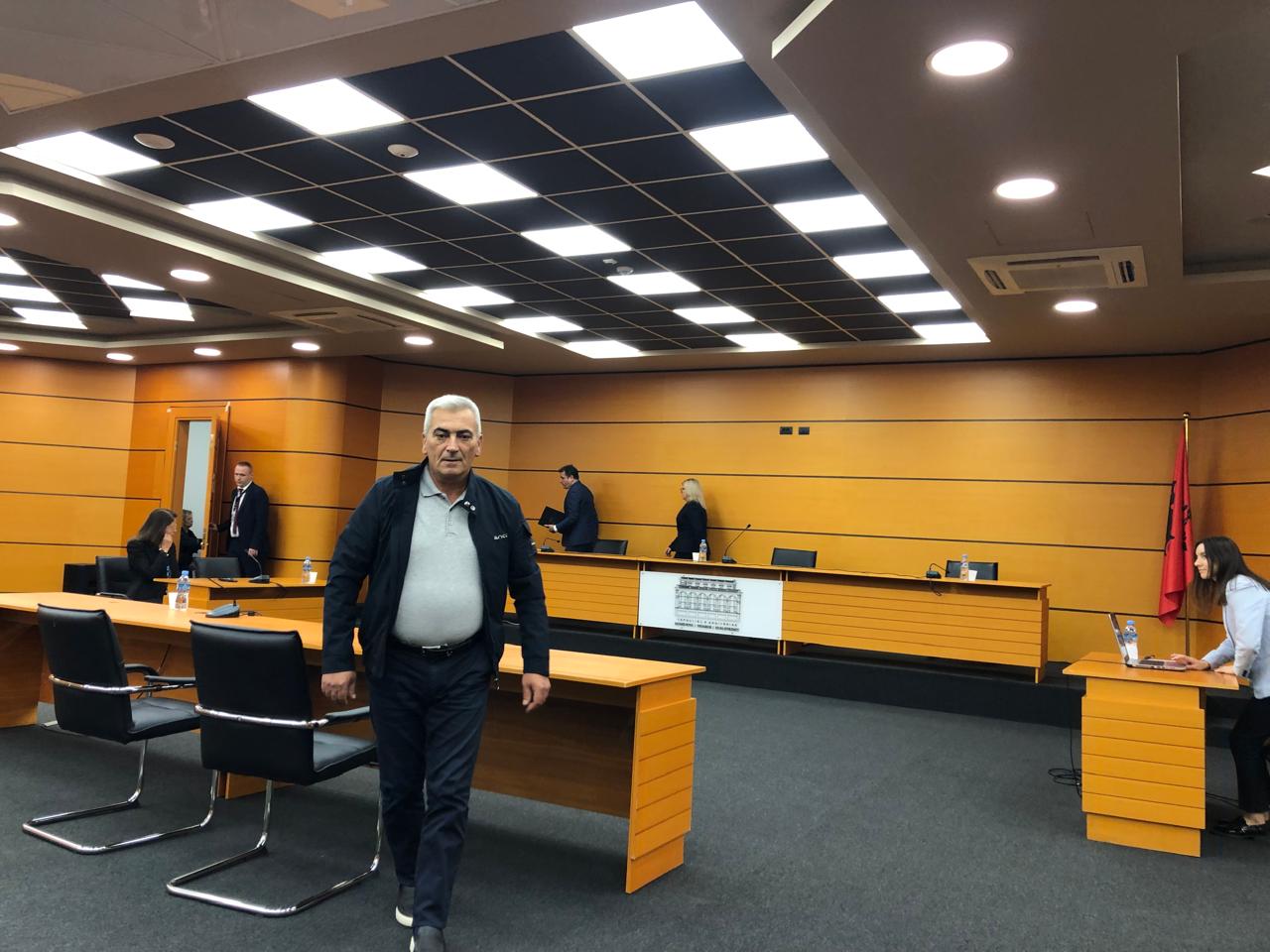 Ndihmësi ligjor, Roland Agolli pas vendimit të KPK. Foto: Edmond Hoxhaj. 