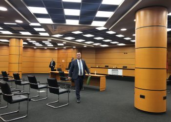 Prokurori Gëzim Veizi jep shpjegime për pasurinë dhe profesionalizmin