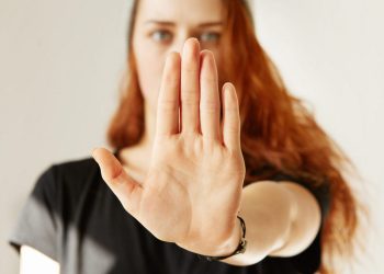Lufta për drejtësi e viktimave të abuzimit seksual online