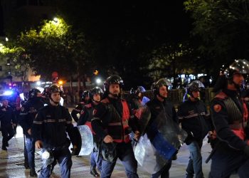Drejtuesit e Partisë Demokratike procedohen për protestën e 7 tetorit