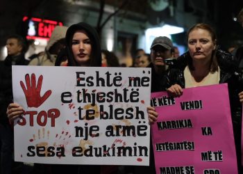Prindërit në protestë: Drejtësi për Martin Canin dhe siguri në shkolla