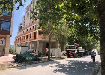Biznesmeni Julian Morina në gjyq për ndërtimin e pallateve pa leje në Tiranë