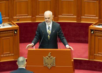 Rama premton bonuse për pensionistët, opozita e quan tallje