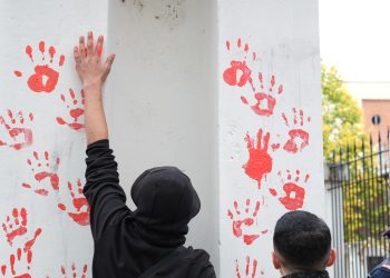 Qindra protestues kërkojnë përgjegjësi për vrasjen e 14-vjeçarit