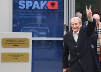 Gjykata heq masën e sigurisë për ish-kryeministrin Sali Berisha