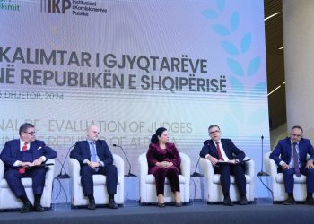 ‘Pasqyra’ e vetingut ekspozoi problemet e thella të sistemit shqiptar të drejtësisë