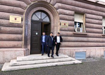 Gjyqtari Arben Dosti jep shpjegime për çështjet e denoncuara nga publiku