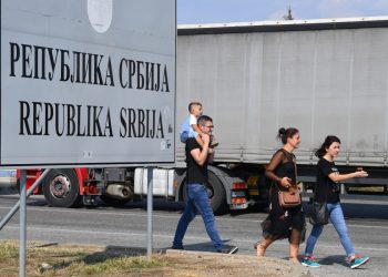 Shoqëria civile dënon autoritetet serbe për dëbimin e aktivistëve