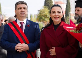 Toka me qira dhe gosti elektorale: Fushata në Fier dominohet nga akuzat