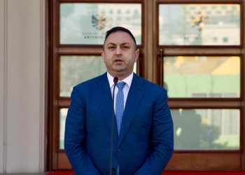 Qeveria vendos zgjatjen e afatit të dokumenteve të identifikimit për emigrantët