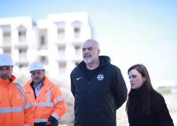 Banorët e prekur nga tërmeti i varin shpresat te fushata elektorale
