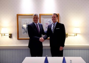Richard Grenell kritikon “burgosjen e gabuar” të Hashim Thaçit