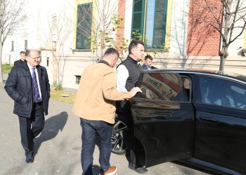 Biznesmeni financoi udhëtimin ‘luksoz’ të Veliajt për të siguruar lejen e ndërtimit