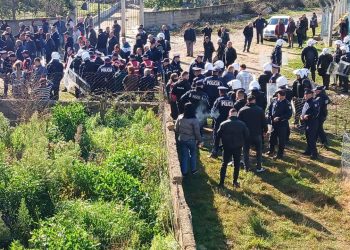 Policia përplaset me banorët e Tragjasit për ujësjellësin e resorteve të jugut