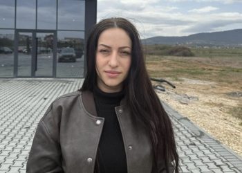E mbijetuara e masakrës në Kosovë u arratis, por humbi familjen e saj