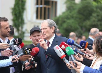 Kuvendi rinis punën duke i hequr fjalën opozitës