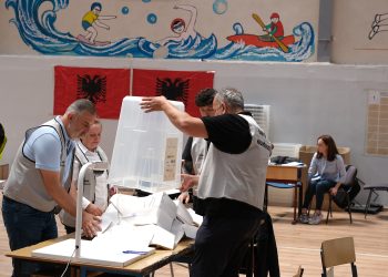 Zgjedhjet parlamentare të 11 majit në foto